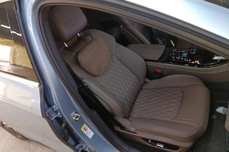 Used BYD Han 2023 DM-i Champion Edition 121KM Prestige Model
