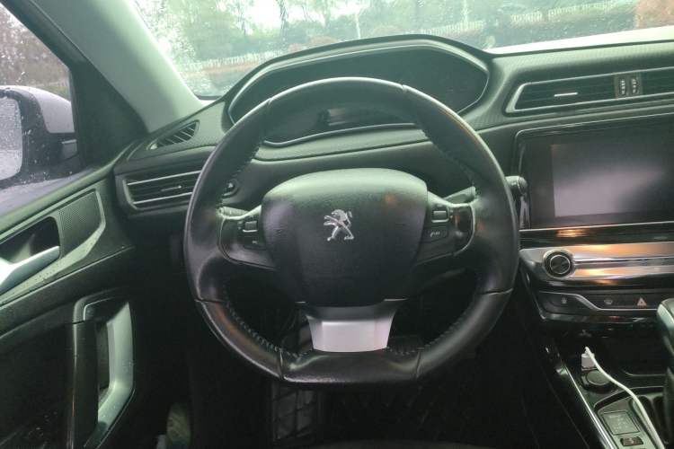 Used Peugeot 308 2016 1.6L Automatic Luxury Edition Steering Wheel