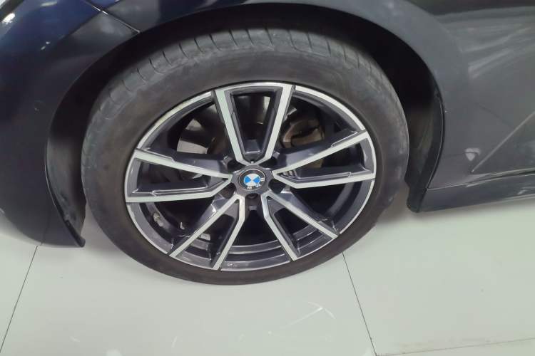 Used BMW 3 Series 2020 320Li M Sport Package Left Front Wheel Hub
