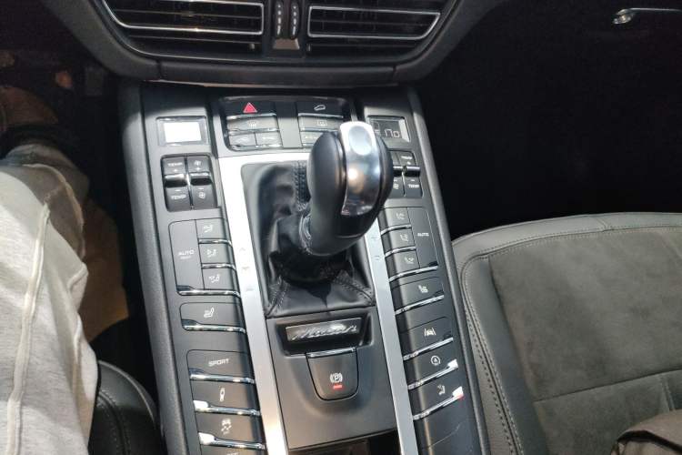 Used Porsche Macan 2018 Macan 2.0T