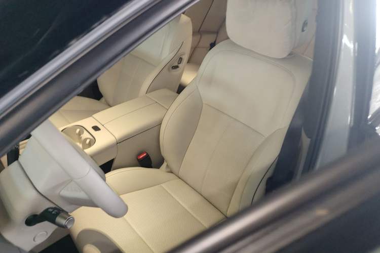 Used Li Auto Li Auto i6 2025 Model Two-Wheel-Drive Standard Type