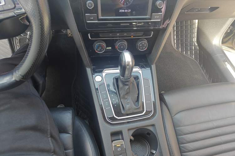 Used Volkswagen Magotan 2017 330TSI DSG Leading Model
