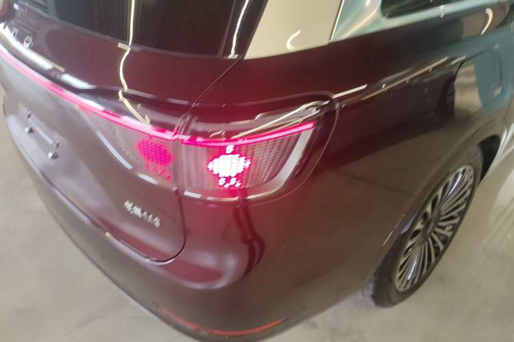 Used Hima AITO M9 2025 Extended-Range Ultra Version 52 kWh 6-Seater