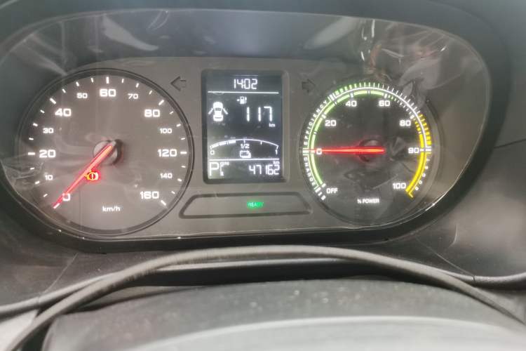 Used Roewe Clever 2022 311km QiQi BoBo Edition Odometer Close Up