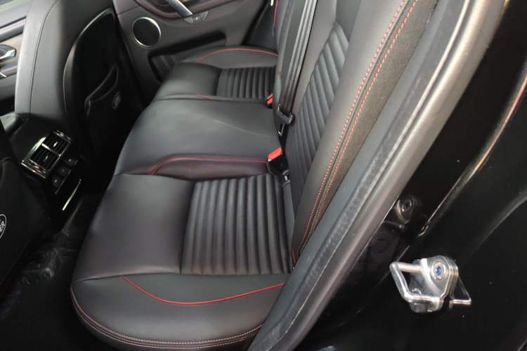 Used Land Rover Discovery Sport 2020 249 PS R-Dynamic Performance Edition
