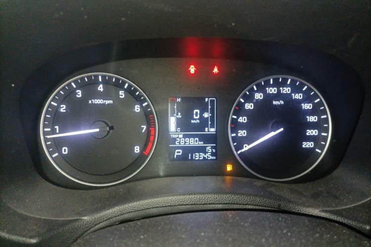 Used Hyundai ix25 2015 1.6L Automatic Two-Wheel Drive Fashionable GS Model Instrument Cluster
