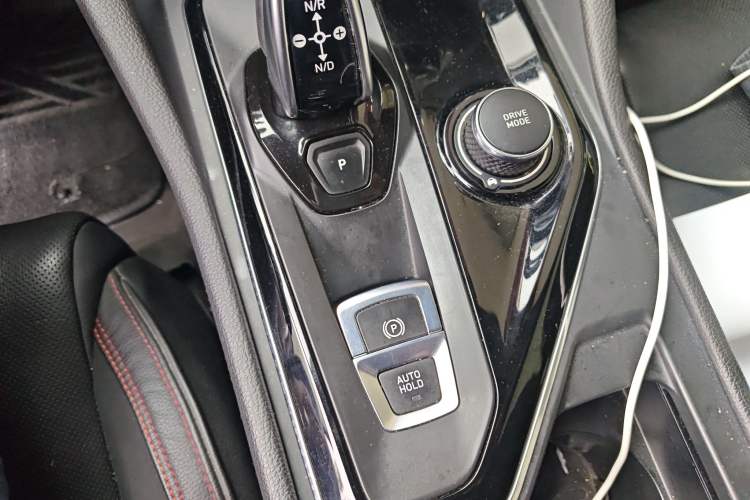 Used Lynk & Co 03 2018 1.5TD DCT JingPro Edition China V Standard Gear Lever