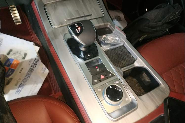 Used JETOUR X70 PLUS 2023 1.5T DCT Brave PLUS 5-Seater
