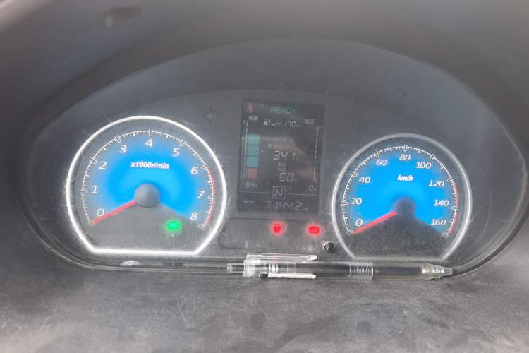 Used Wuling EV50 2021 Van Logistics Vehicle Lishen 41.6kWh Tongyu Electric Control System
