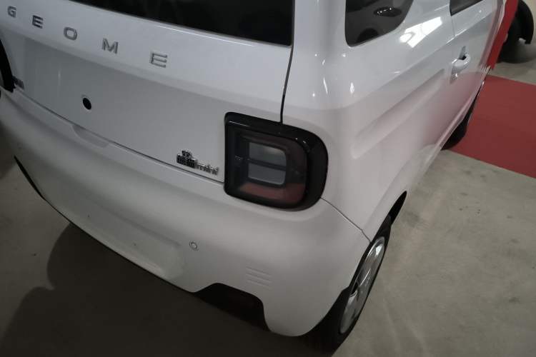 Used Geely Galaxy Panda 2024 Panda Mini 200km Endurance Bear Right Rear Taillight