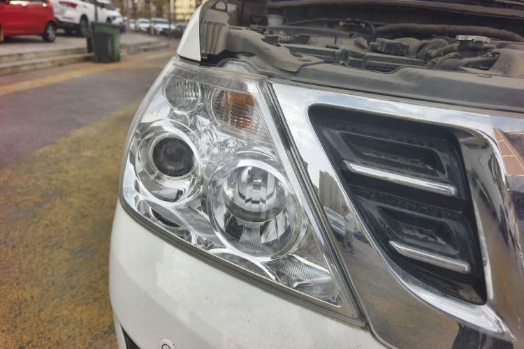 Used Nissan Patrol  Right Front Headlight