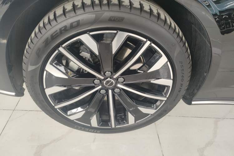 Used Volvo S90 2026 B5 Zhiya Luxury Edition