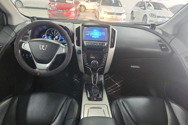 Used Luxgen U6 SUV 2015 1.8T Fashion Edition Center Console