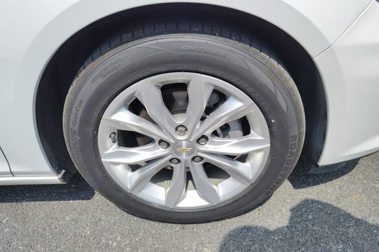 Used Chevrolet Malibu XL 2019 535T CVT Active Version Right Front Wheel Hub