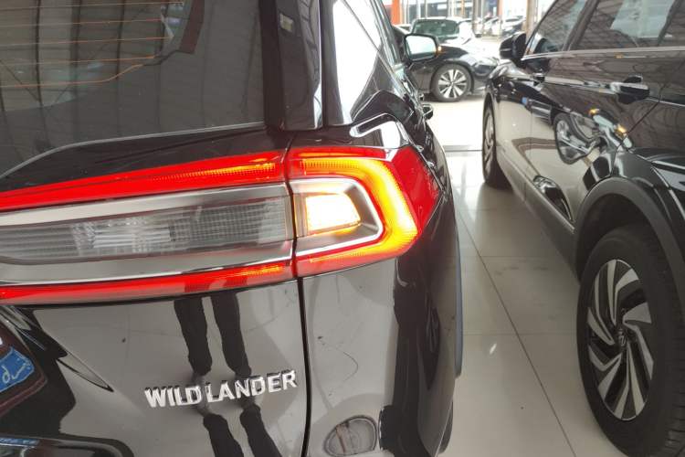 Used Toyota Wildlander 2022 2.0L CVT Two-Wheel Drive Luxury PLUS Edition
