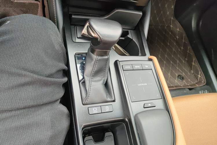 Used Lexus ES 2021 260 Excellence Edition Gear Lever
