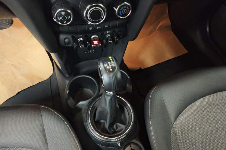 Used MINI 2014 1.5T COOPER Fun Gear Lever