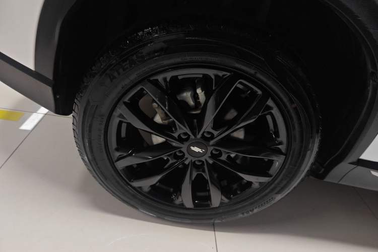 Used CHANGAN OSHAN X5 PLUS 2023 1.5T DCT Excellence Edition Right Rear Wheel Hub