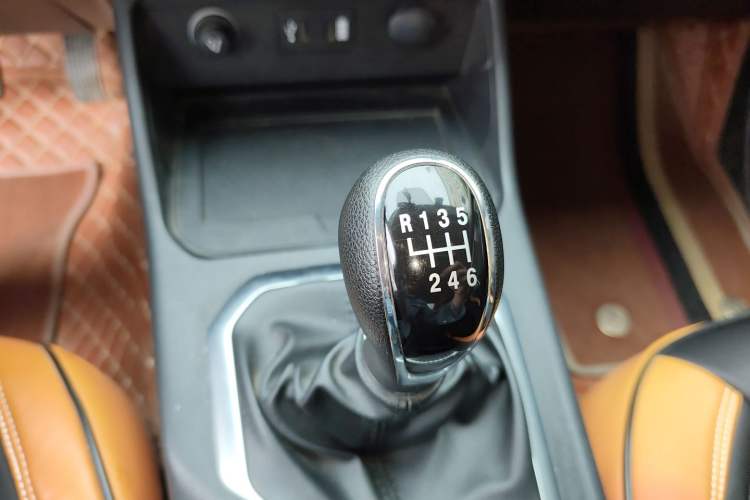 Used Great Wall King Kong Poer 2022 2.0T Manual Gasoline 4x4 Base-Trim Long-Box GW4C20B Gear Lever