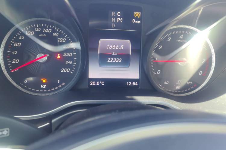 Used Mercedes-Benz V-Class 2018 V 260 Prestige Edition China VI Odometer Close Up