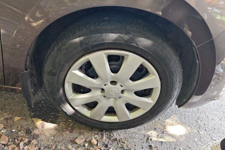 Used Peugeot 301 2014 1.6L Manual Comfort Edition