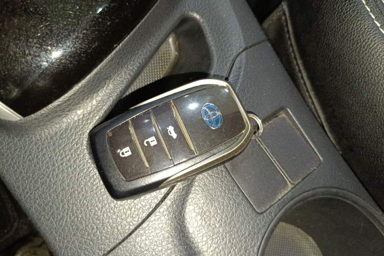 Used Toyota Levin 2017 Revised Dual-Engine 1.8H GS E-CVT Elite Sunroof Version China V Standard