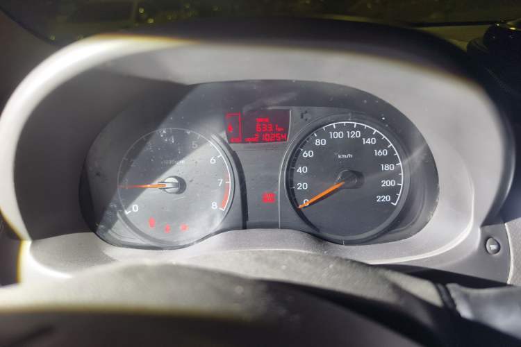 Used Hyundai Verna (older generation) 2010 Sedan 1.4L Manual Comfort GS Instrument Cluster