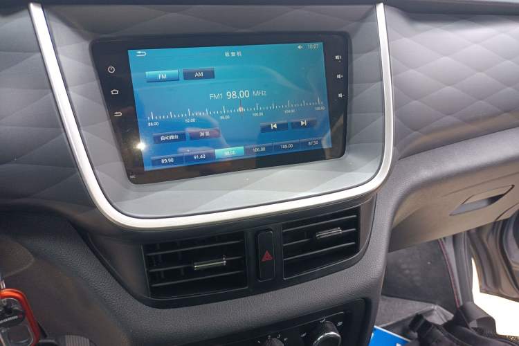 Used Jinbei Gold Hiace M Classic 2022 1.5L Travel Lion Passenger Van 7 Seats