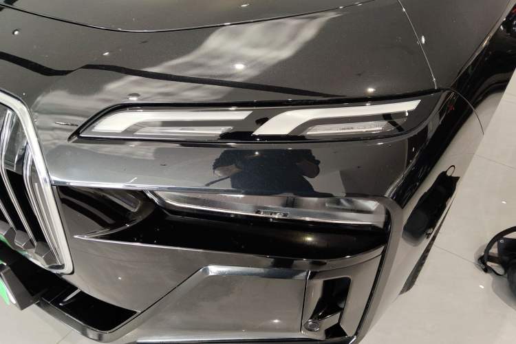 Used BMW 7 Series 2023 735Li M Sport Package Left Front Headlight