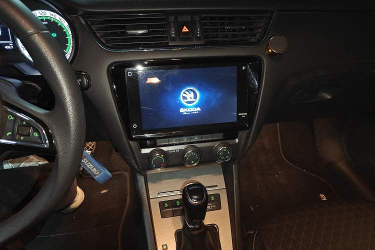 Used Skoda Octavia 2019 1.5L Automatic Smart Drive Luxury Edition China VI Standard