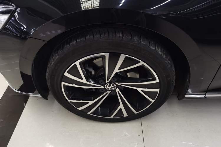 Used Volkswagen Magotan 2020 330TSI DSG Luxury Edition Left Front Wheel Hub