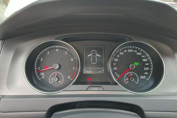 Used Volkswagen Golf 2015 1.4TSI Automatic Luxury Model Instrument Cluster