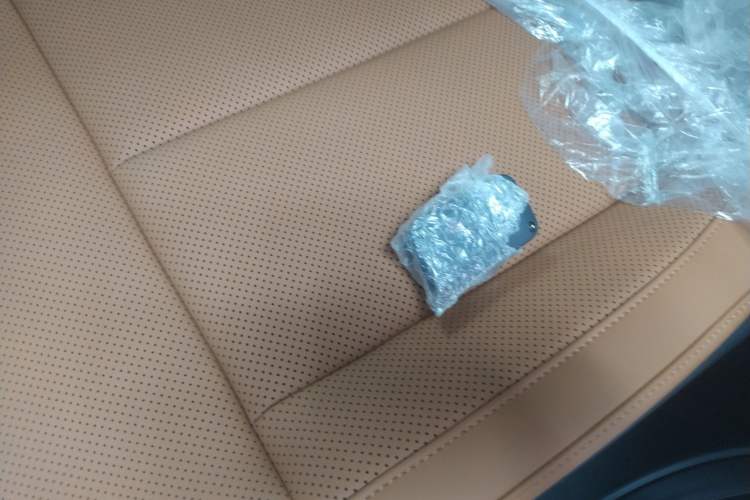 Used iCAR V27 2026 Model 200KM Four-Wheel Drive Falcon 500 Vehicle Key