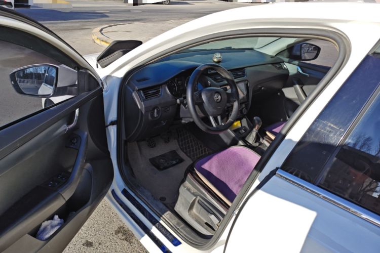 Used Skoda Octavia 2017 Classic Model 1.6L Manual Standard Edition