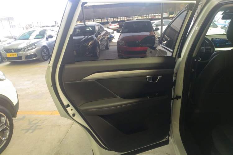 Used Wuling Asta 2022 2.0L DHT Electric-Speed Version