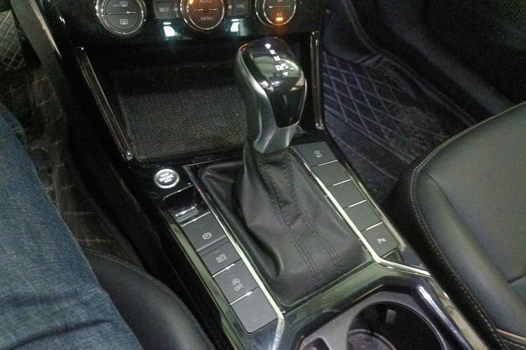 Used Volkswagen Passat 2019 330TSI Elite Edition China V Standard Gear Lever