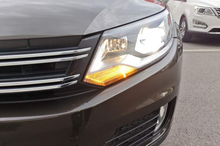Used Volkswagen Tiguan 2015 1.8TSI Automatic Two-Wheel Drive Trend Edition Left Front Headlight