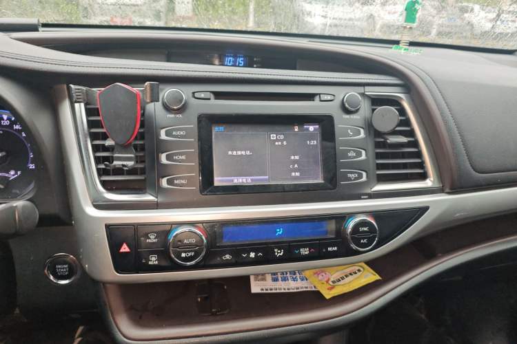 Used Toyota Highlander 2018 2.0T Four-Wheel Drive Luxury Edition 7 Seats China V Emission Standard Audio And AC Panel