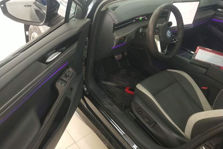 Used Volkswagen ID.7 VIZZION 2024 PRO Model Driver Seat