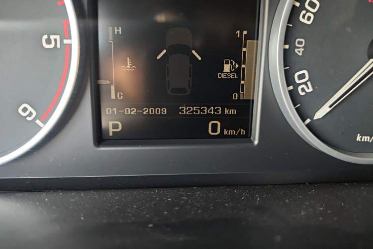 Used Land Rover Range Sport 2013 3.0 TDV6 Diesel Edition Odometer Close Up