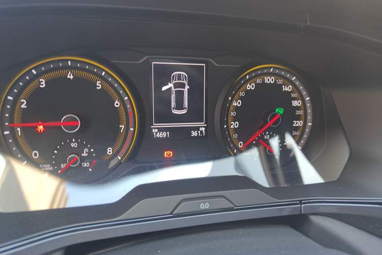 Used Volkswagen Tharu 2019 280TSI Two-Wheel Drive R-Line China V Standard Odometer Close Up