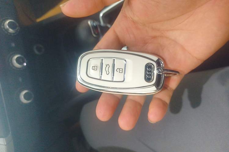 Used Audi Q2L 2021 35 TFSI Progressive Dynamic Edition Vehicle Key