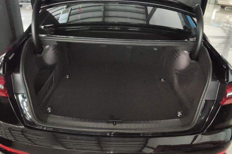 Used Audi A6L 2021 40 TFSI Luxury Dynamic Edition Trunk