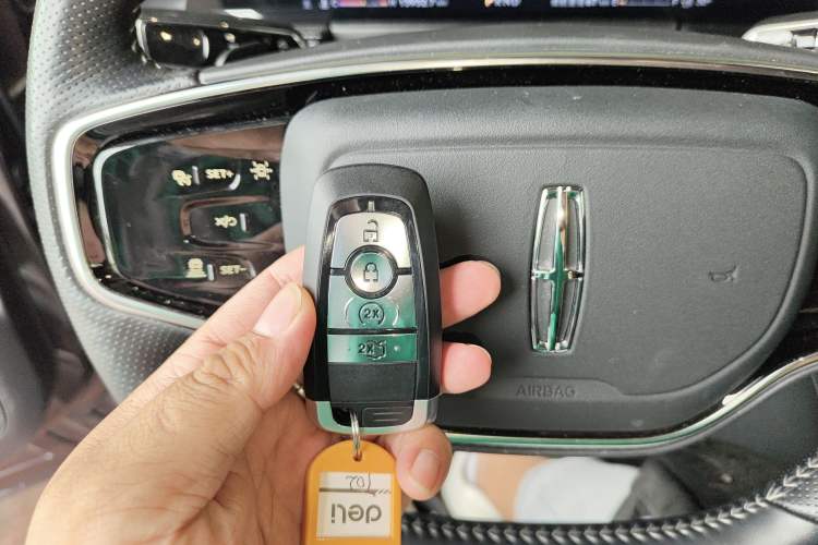 Used Lincoln Corsair 2023 2.0T Two-Wheel-Drive Luxury Edition
