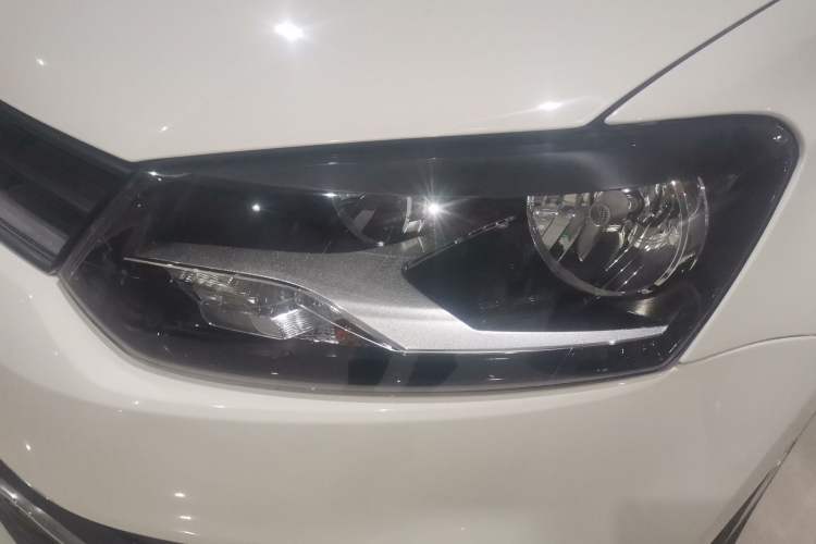 Used Volkswagen Polo 2016 1.4L Automatic Trendy Model Left Front Headlight