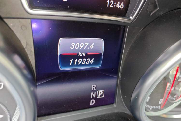 Used Mercedes-Benz GLE 2017 GLE 320 4MATIC Dynamic Model Odometer Close Up