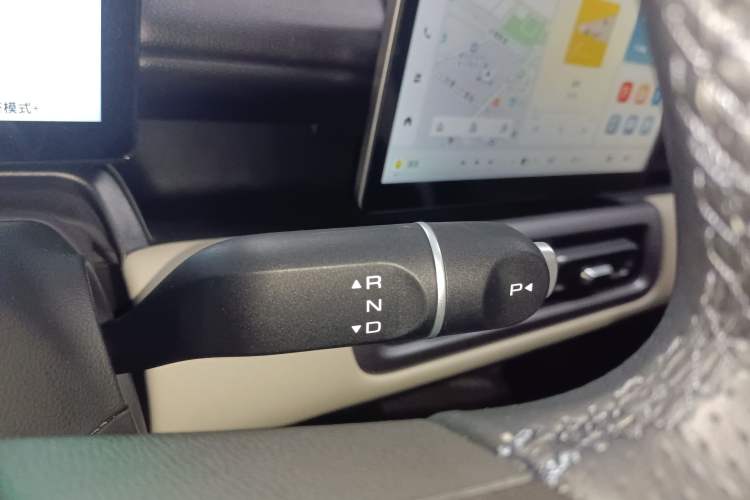 Used Wuling Bingo PLUS 2024 401 km Flagship Edition Four-Seater Version
