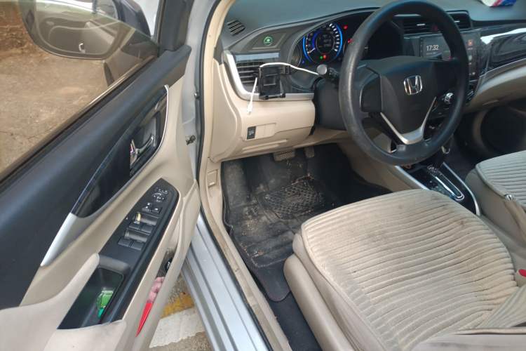 Used Honda Crider 2013 1.8L automatic comfort version
