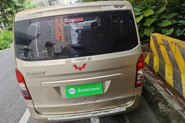 Used Wuling Rongguang V 2018 1.5L Standard Version
