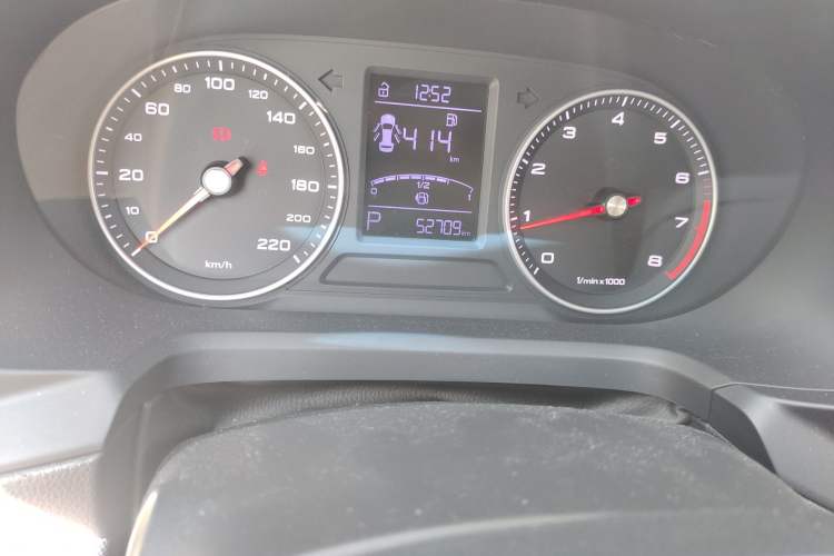 Used Roewe 360 2018 PLUS 1.5L Automatic Luxury Edition Odometer Close Up